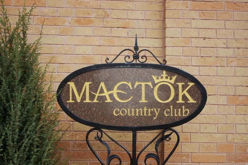 Hotel Maetok Country Club Petrovo Esterno foto